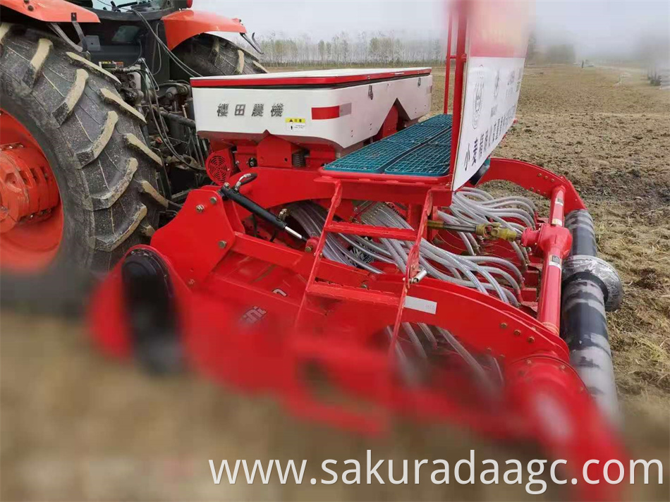 New Agricultural Corn Hole Seeder